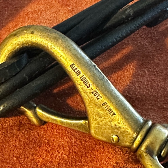 WROUGHT IRON HOOKS (LOT OF THREE) WITH BRASS CARABINER - Picture 2 of 9